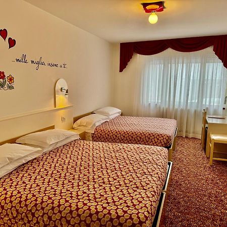 Hotel Europa San Martino Di Castrozza Esterno foto
