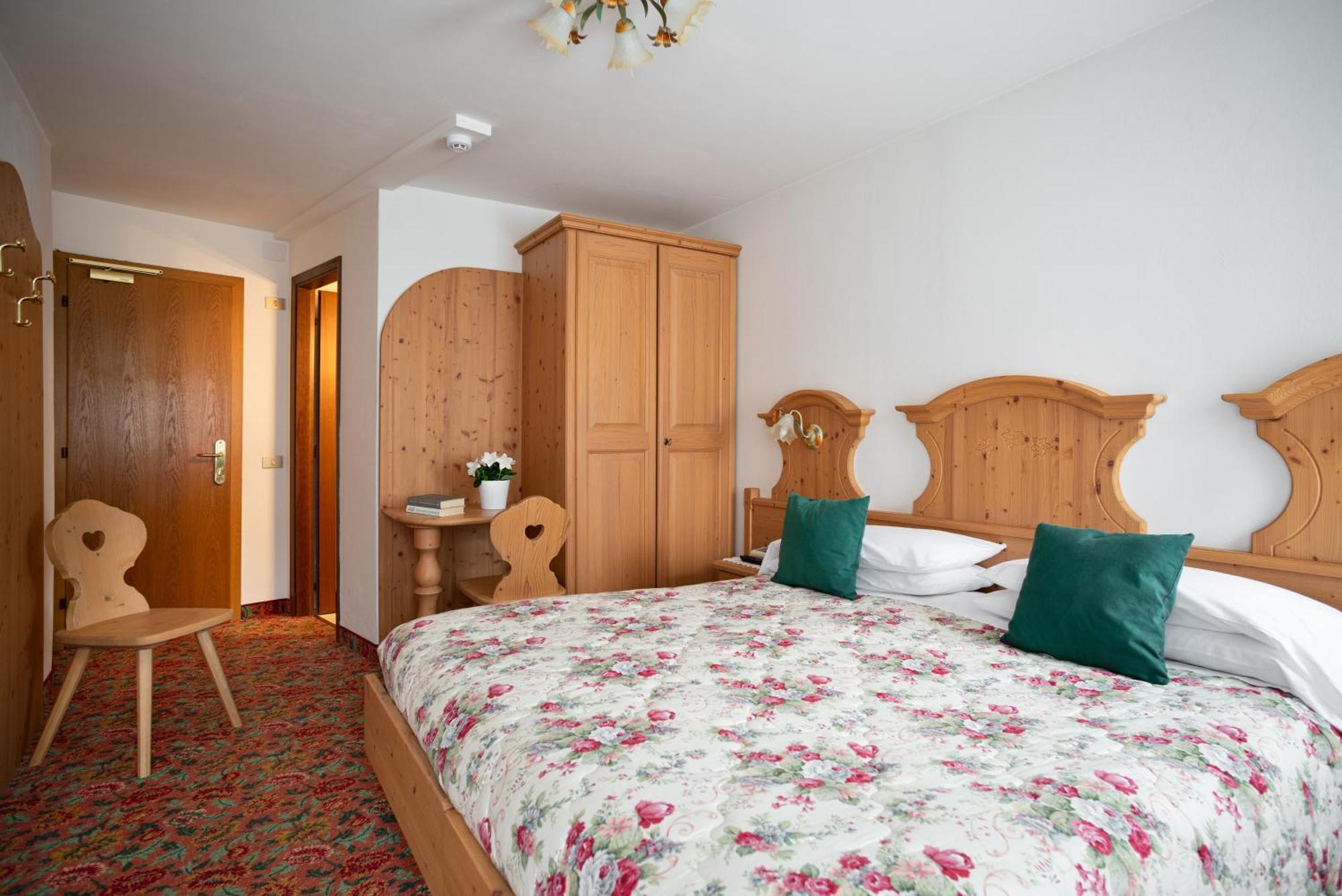Hotel Europa San Martino Di Castrozza Esterno foto